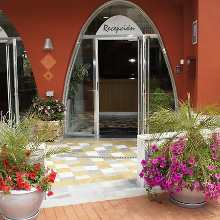 Готель Pinar Del Mar