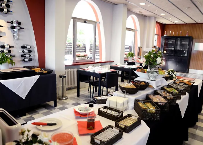 Pinar Del Mar Готель 3*